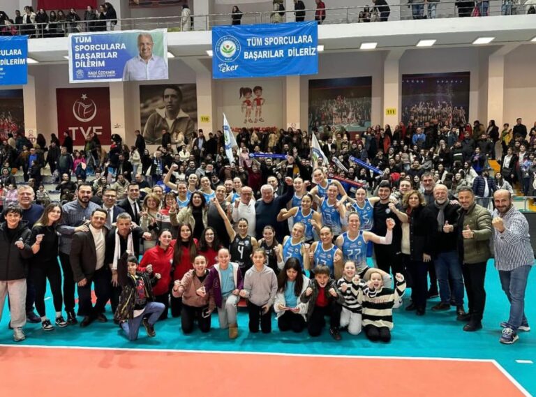 Nilüfer Belediyespordan kritik galibiyet Voleybolunsesi