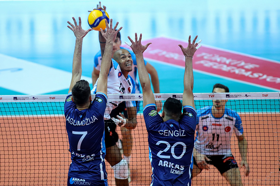 Halkbank Liderli ini Peki tirdi Voleybolunsesi Halkbank Liderli ini Peki tirdi Voleybolunsesi